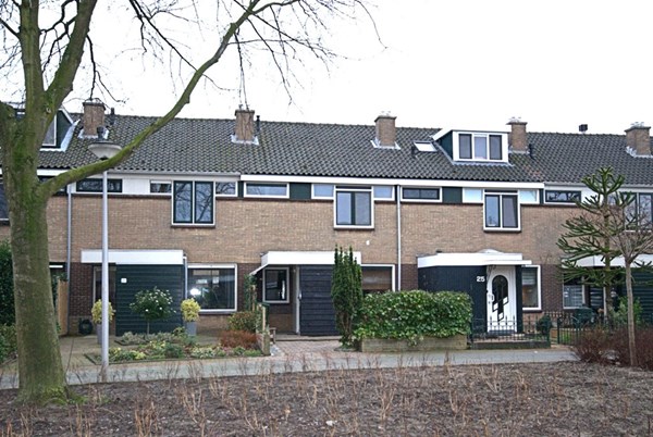 Leeuwerikenhof 23, Rozenburg